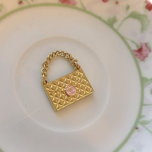 𝐌𝐈𝐍𝐈 𝐂𝐇𝐀𝐍𝐄𝐋 𝐂𝐇𝐀𝐑𝐌